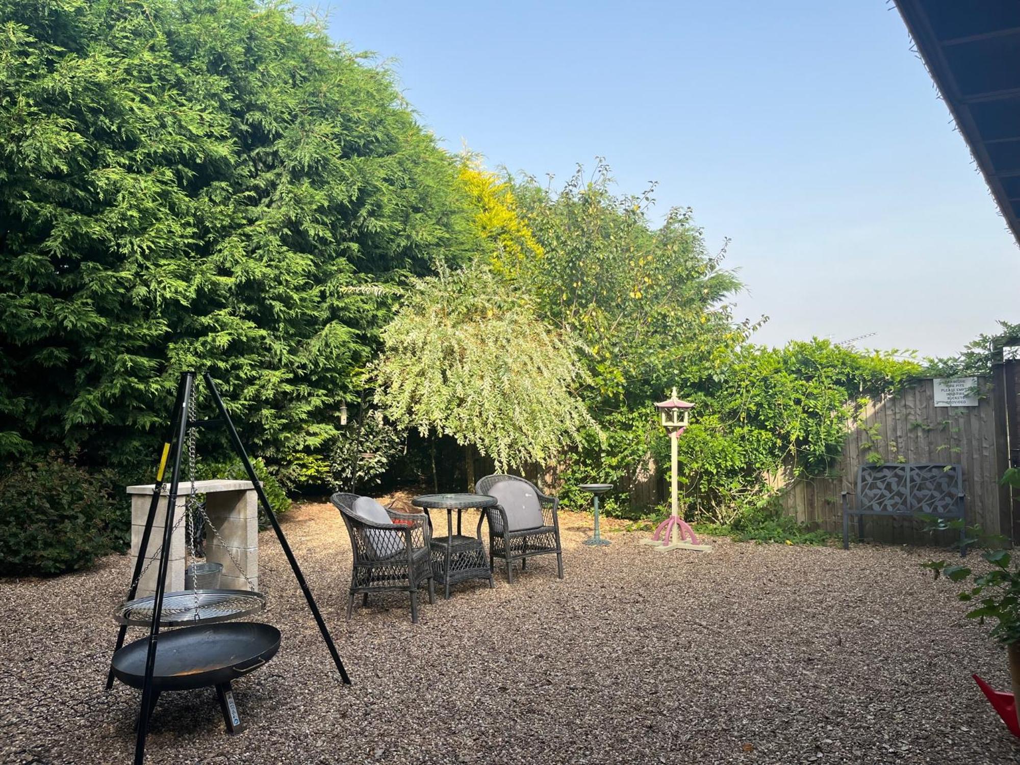 Fairview Farm Holiday Accommodation 14 Luxury Lodges, Cabins, Dog Friendly, Suitable For Couples, Families And Groups, Wedding Guests , Corporate Events, Sleeps 2-65 Guests In Ravenshead, Nottingham Near Sherwood Forest, Set In 88 Acres Exterior foto